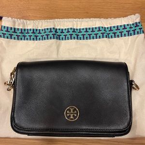 ✨Tory Burch Robinson Cross Body ✨